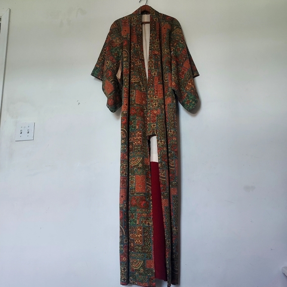 Vintage 50's 60's Japanese silk Kimono w/ tapestry design - Picture 11 of 16